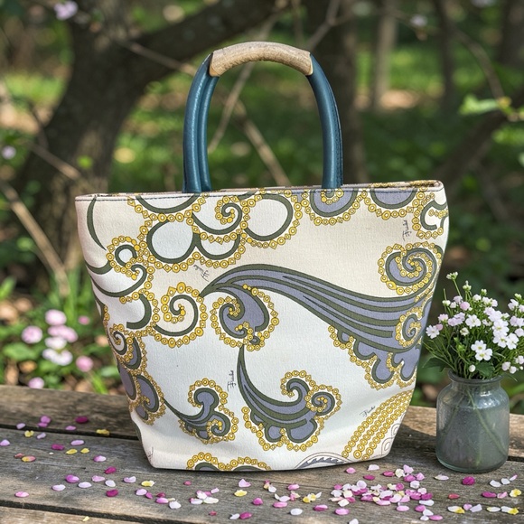 Emilio Pucci Handbags - Emilio Pucci Cream and Gold Swirl Tote